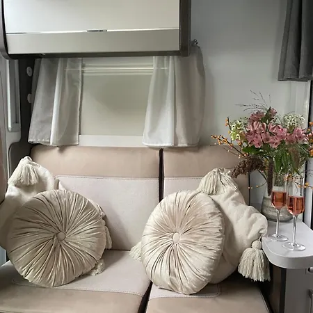 Duzy Kamper Rodzinny 4 Osoby Benimar Tessoro 463 Holiday home Karpacz