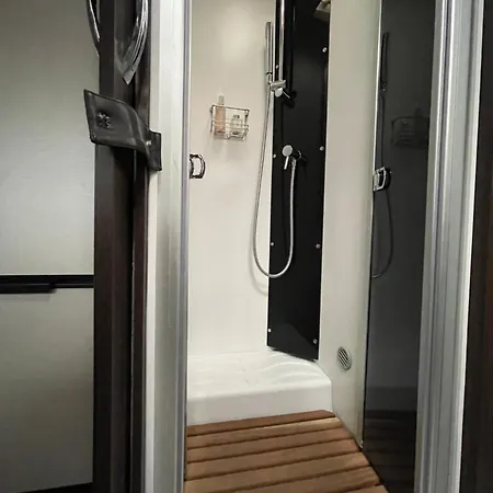Duzy Kamper Rodzinny 4 Osoby Benimar Tessoro 463 Holiday home Karpacz