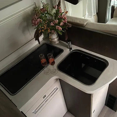 Holiday home Duzy Kamper Rodzinny 4 Osoby Benimar Tessoro 463 Karpacz
